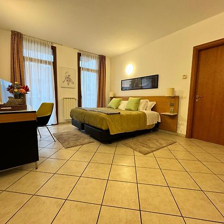 Residence Malpensa Сомма-Ломбардо Экстерьер фото