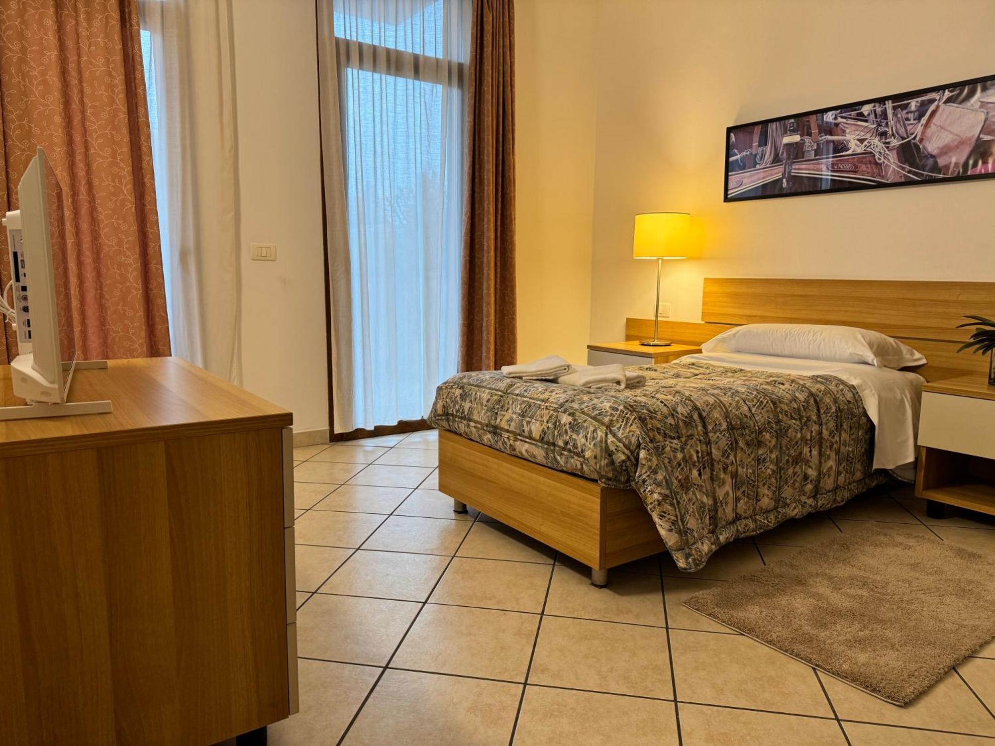 Residence Malpensa Сомма-Ломбардо Экстерьер фото