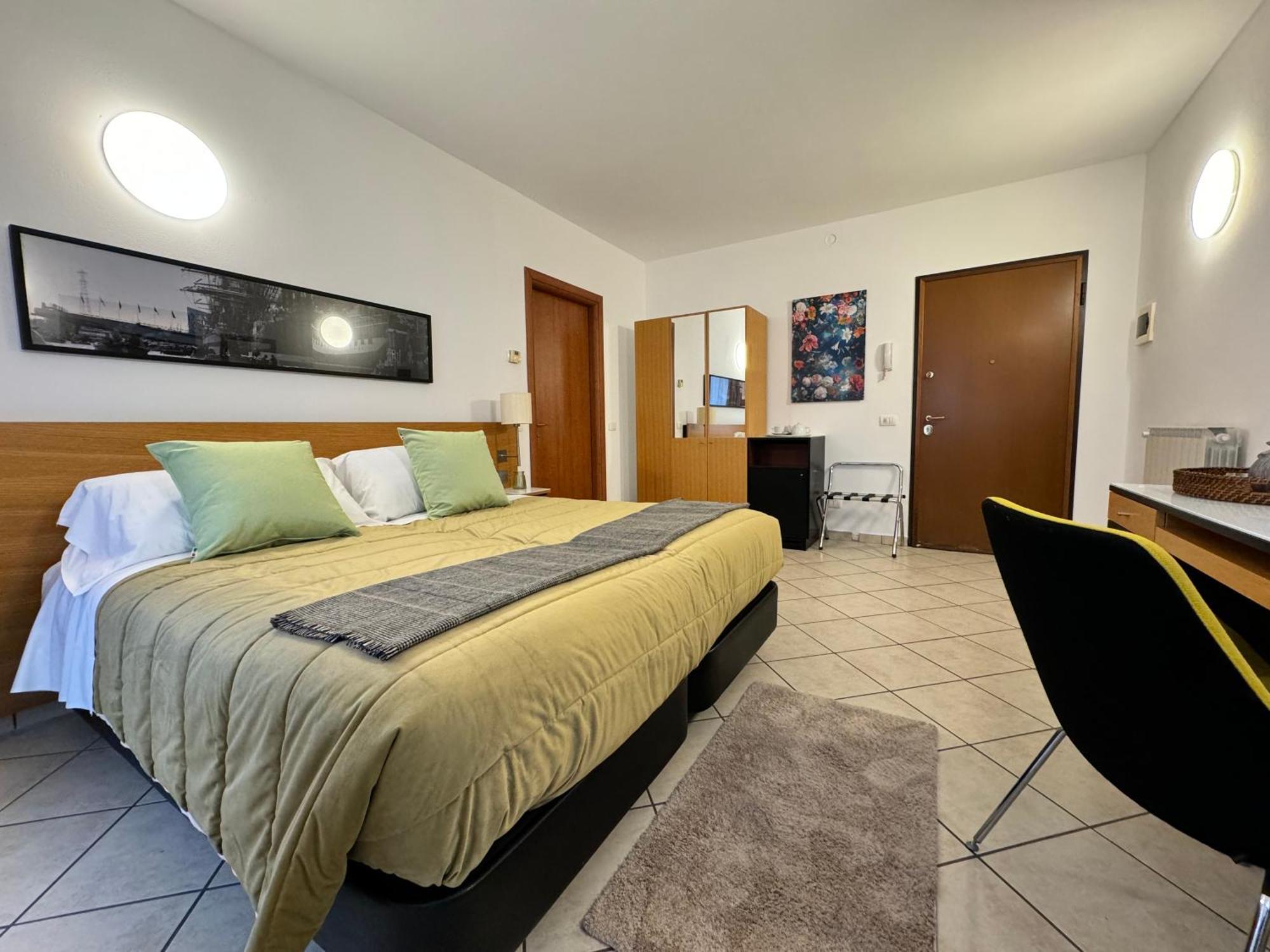 Residence Malpensa Сомма-Ломбардо Экстерьер фото